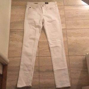 Super cute skinnny white jeans